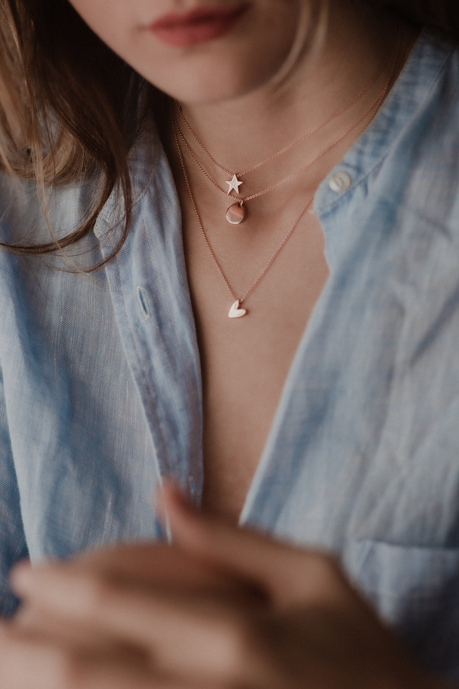 Girocollo con ciondolo a goccia personalizzabile in oro
