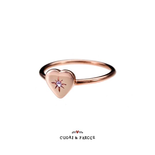 Anello a cuore con diamante incassato a stella