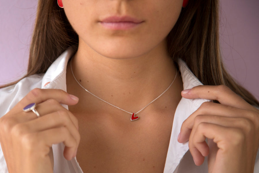 Girocollo Colors con ciondolo cuore smaltato rosso